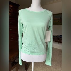 NWT Lululemon Swiftly Tech Long Sleeve Crew
Sea Mist Race length size 8